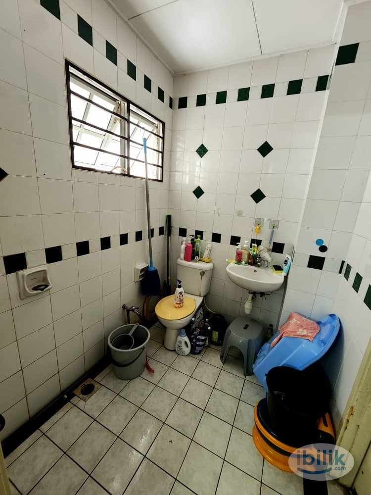 Cozy & Comfortable Middle Room @ Bandar Puteri Puchong - Image 3