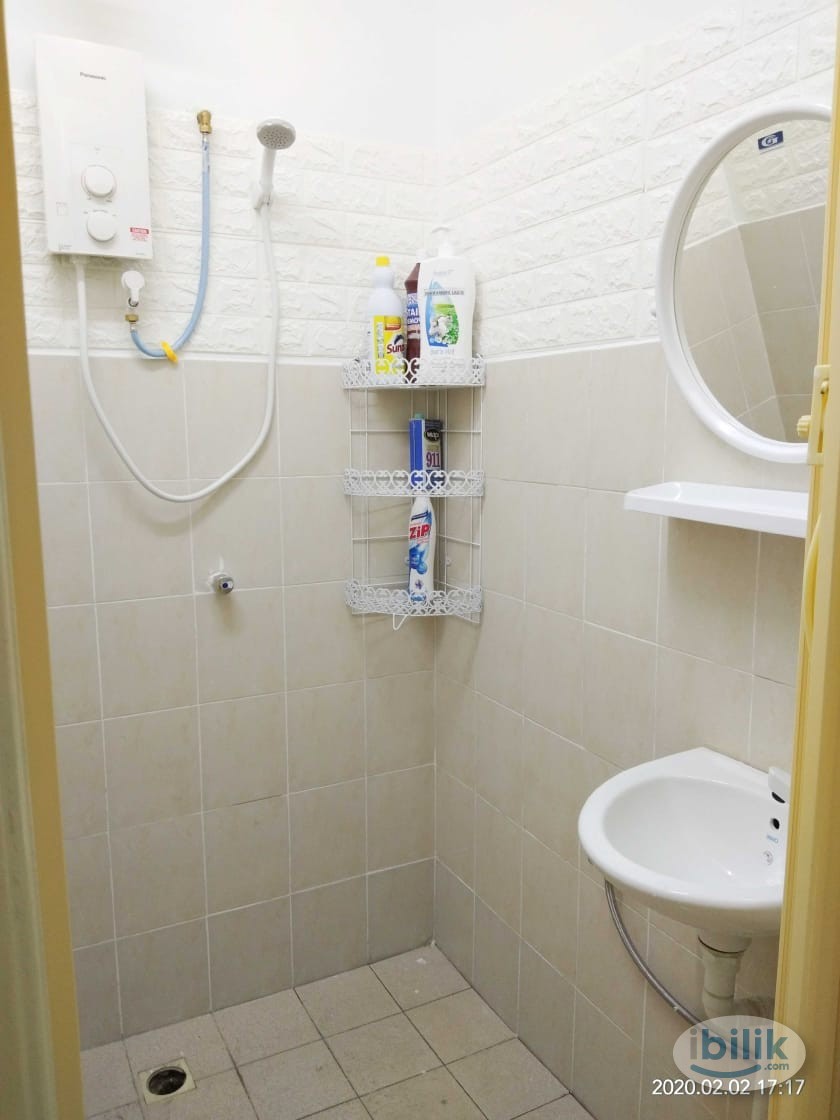 big room for rent Sri Saujana Aparment@Lebuh macallum@Georgetown - Image 4