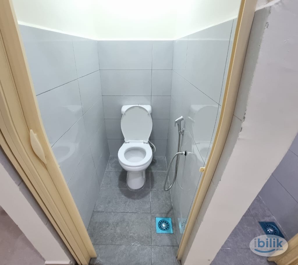 LIMITED TIME OFFER ‼️ Female Unit Room + AirCond + Free WiFi near IOI Puchong LRT - Image 1