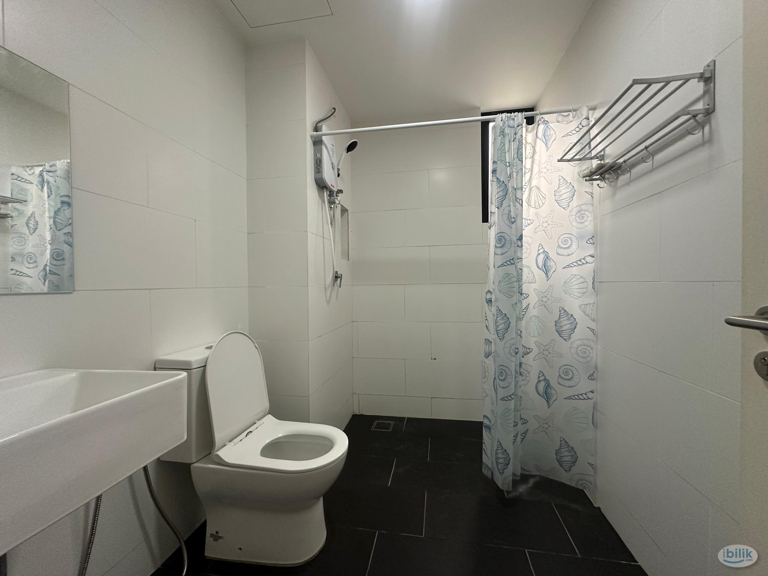 Middle Room at SQWhere, Sungai Buloh - Image 2