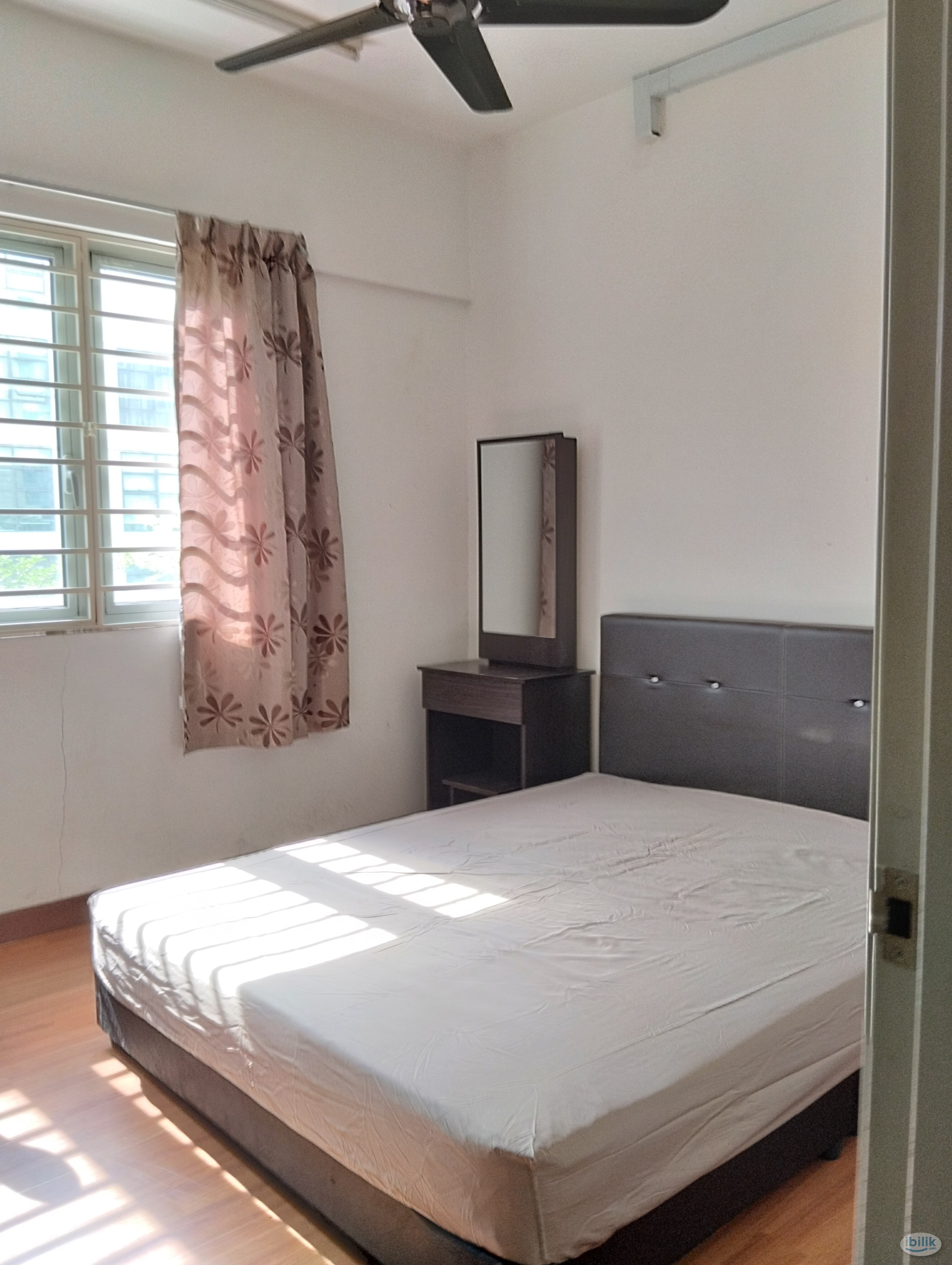 Middle Room at Parc @ One South, Seri Kembangan - Image 1