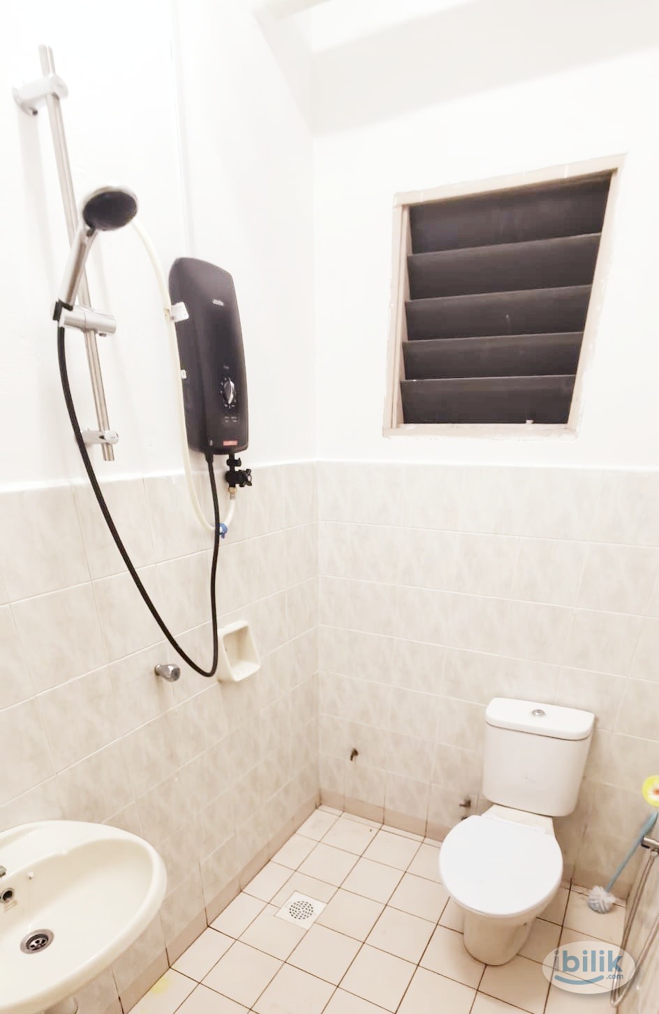 HOT🔥MALE Unit 🔥MEDIUM Room at Cheras, KL 🔥 8Mins walking to LRT Salak Selatan Station only ✅ - Image 3