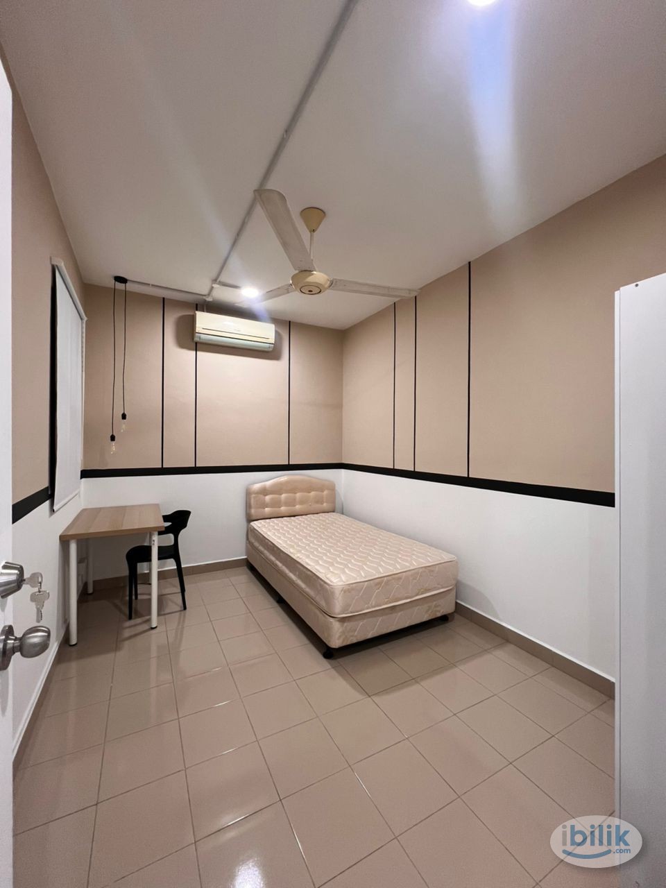 Female Unit Single Room at Puncak Damansara, Bandar Utama - Right infornt LRT KAYU ARA - one station to LRT Bandar Utama - Image 1