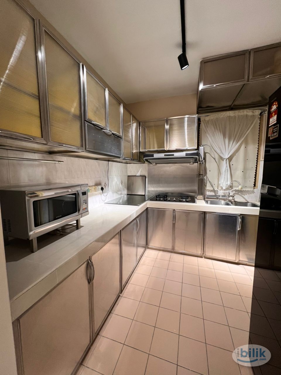 Female Unit Single Room at Puncak Damansara, Bandar Utama - Right infornt LRT KAYU ARA - one station to LRT Bandar Utama - Image 4