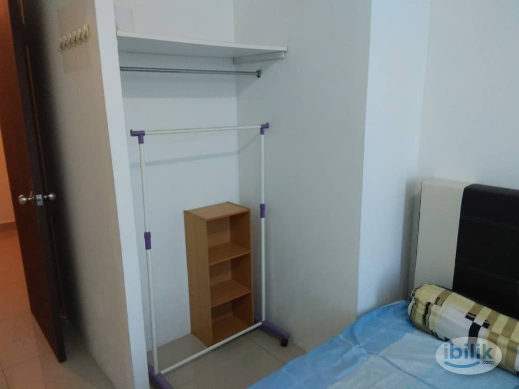 Nice Big Room at Two Bedroom Hse at Trefoil for Rent, Setia Alam (Direct owner) - Image 4