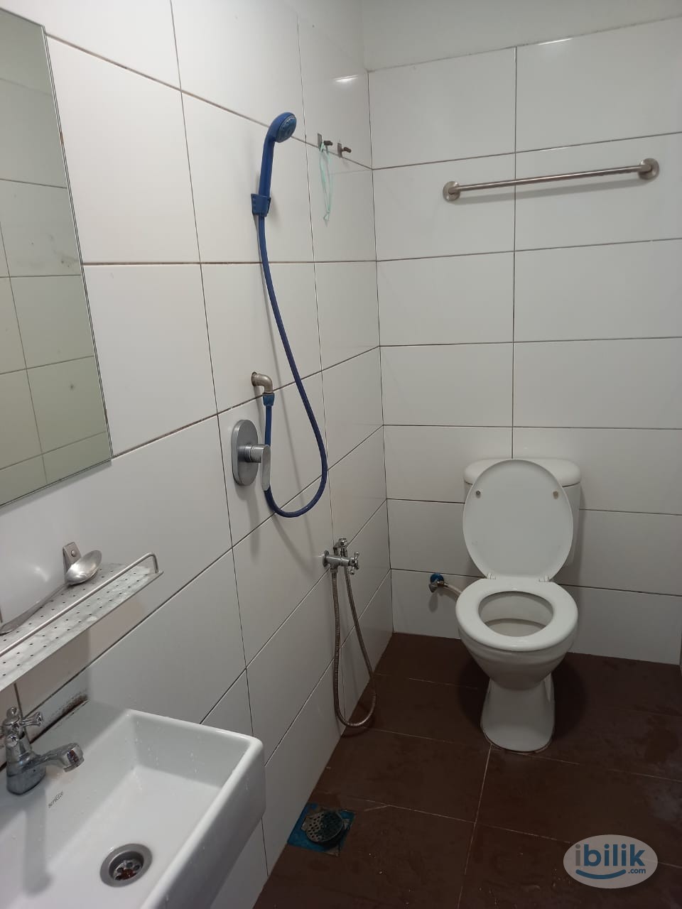 KL Taman Connaught Mixed Races Male/Couple Big Room for Rent RM620, with Aircond, Free Wifi, near MRT Taman Connaught &  - Image 2