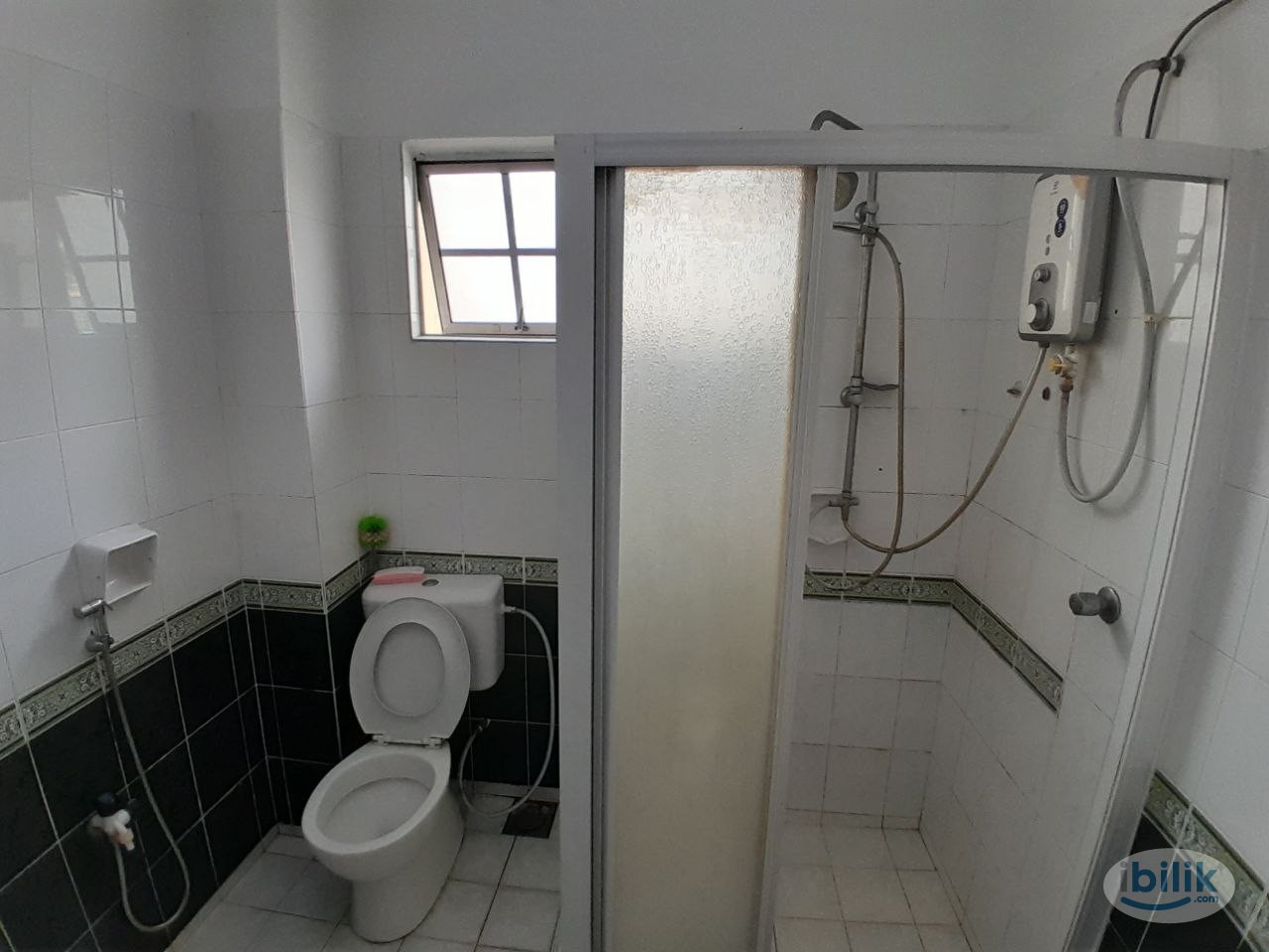 [Subang Bestari House] Medium Room Rent Near Help University, Subang Airport, Kwasa Damansara - Image 5