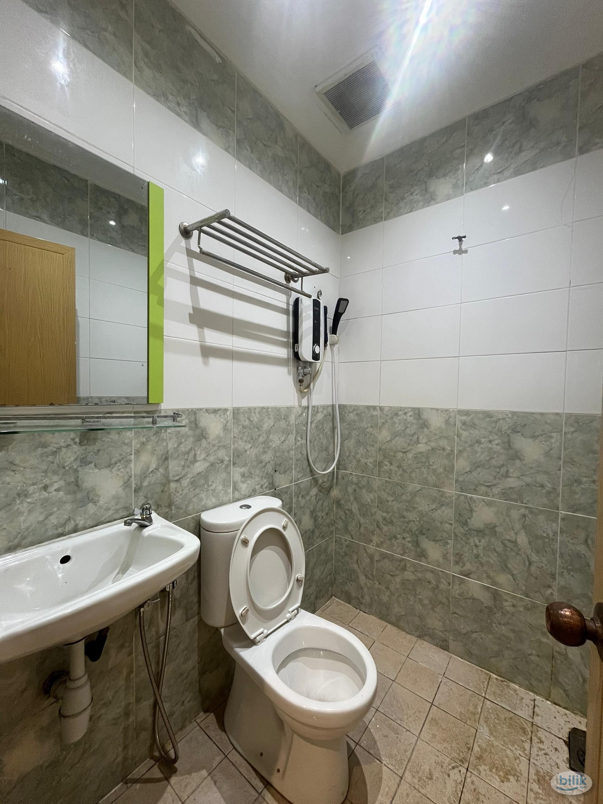 🚆 Wangsa Maju Room for Rent – Private Toilet | No Deposit | 15 Min to LRT | - Image 3