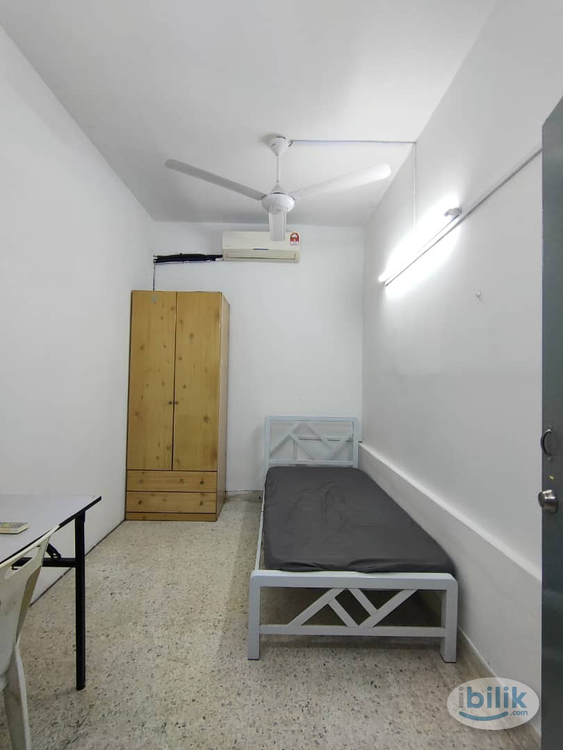 5 mins walk to SS2 Night Market, Room for RENT, Nice Location👀 - Image 1