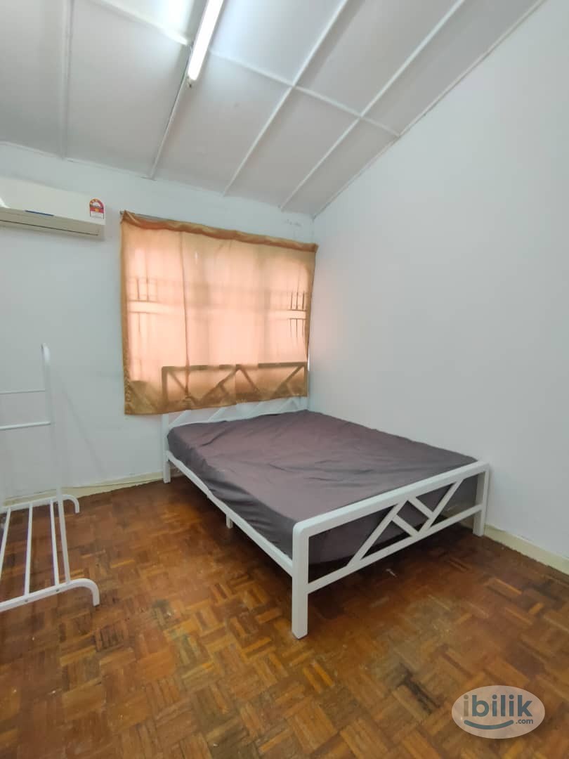 Middle Room at SS2, Petaling Jaya🙇🏻‍♀️ - Image 1
