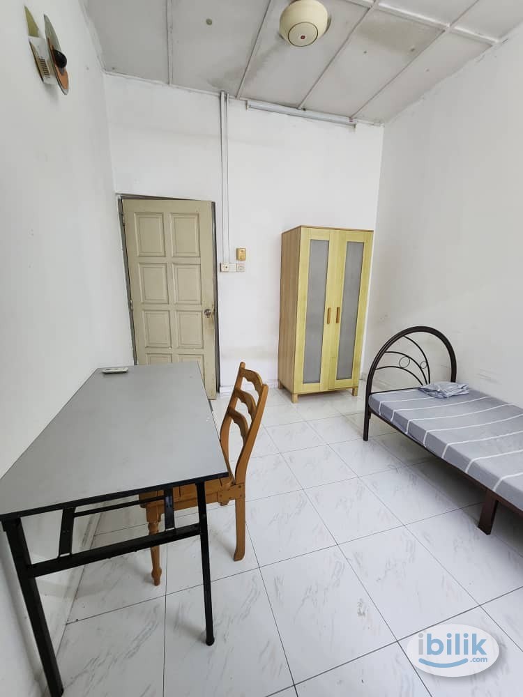 🔥Aircone Room at Taman Serdang Raya, Seri Kembangan (Include utility) Walk to LRT Station - Image 2