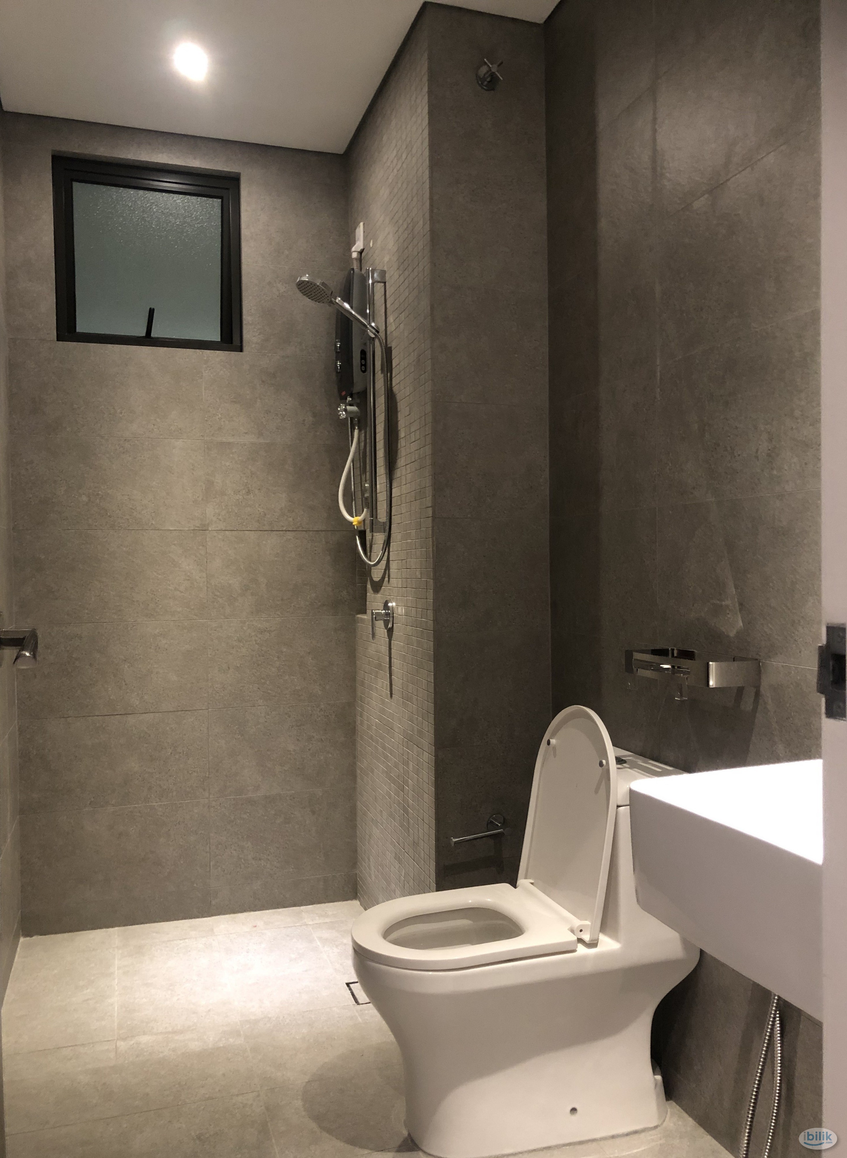 Small room for rent, for male only, at The Birch, near MRT Sentul West - Image 3