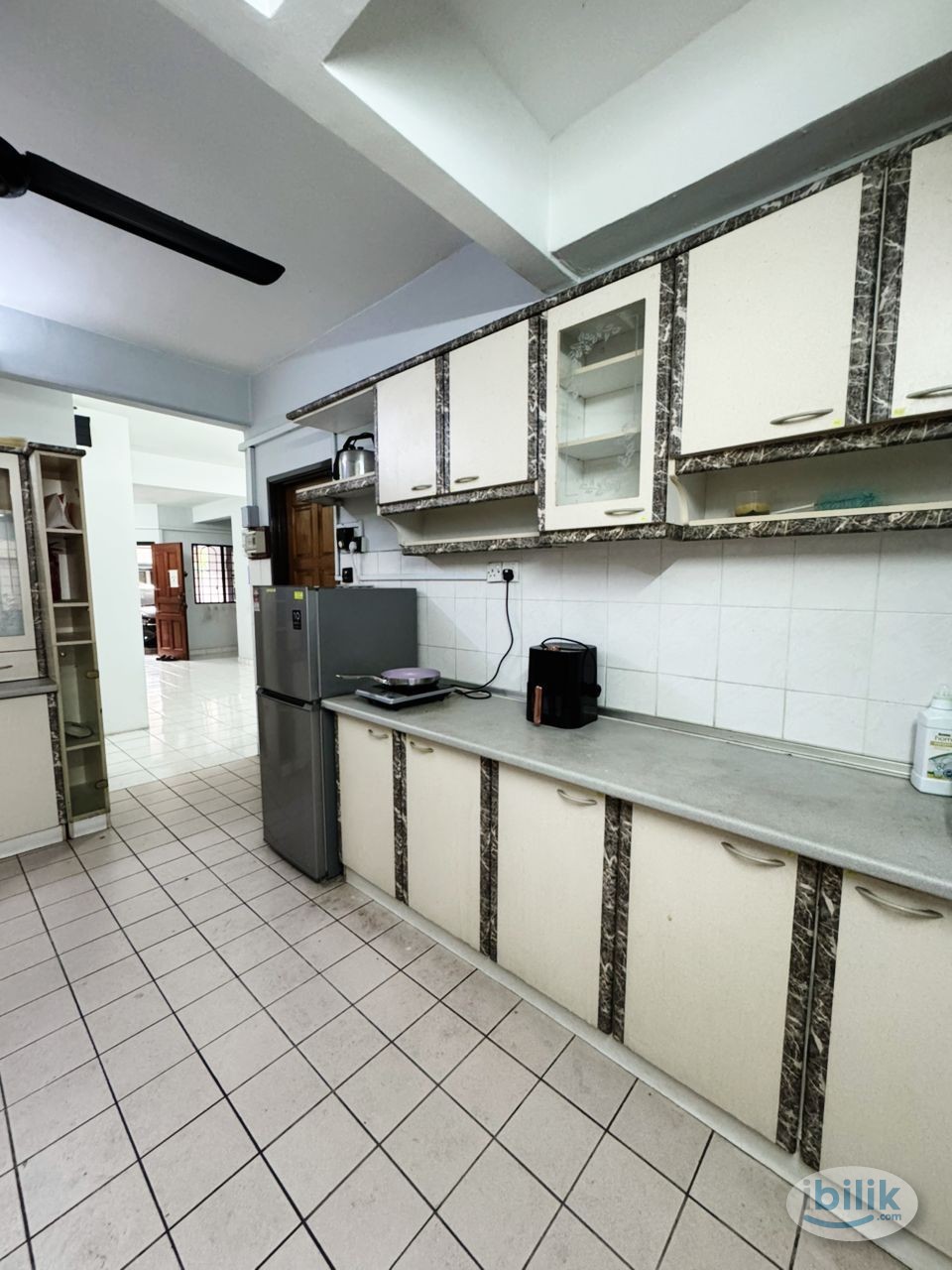 Middle Room at SS26 Petaling Jaya, Selangor - Image 3