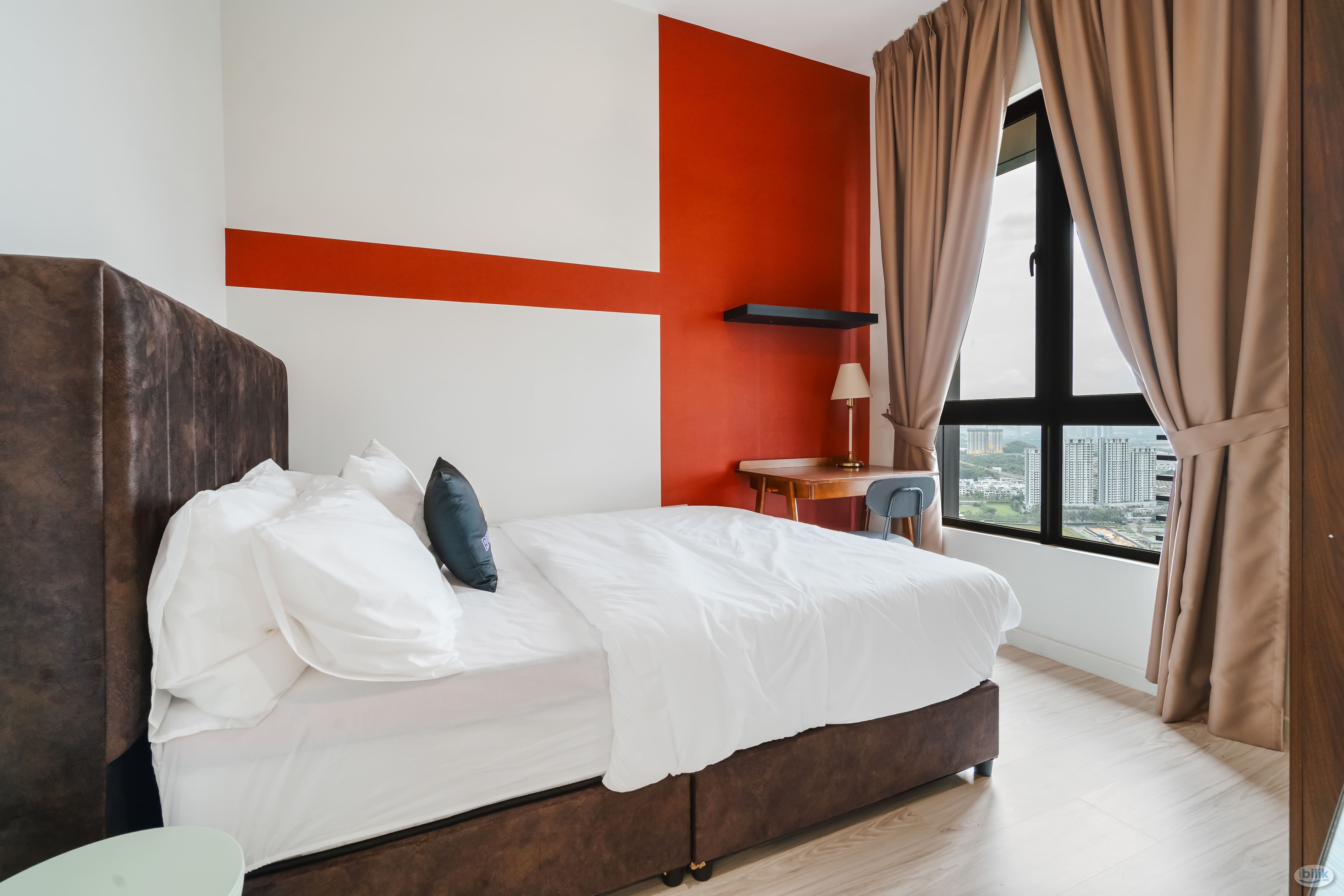 Middle Room at Meta Residences Putra Permai, Seri Kembangan - Image 1