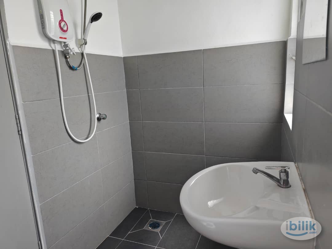 Single Room at Residensi Laguna, Bandar Sunway - Image 2