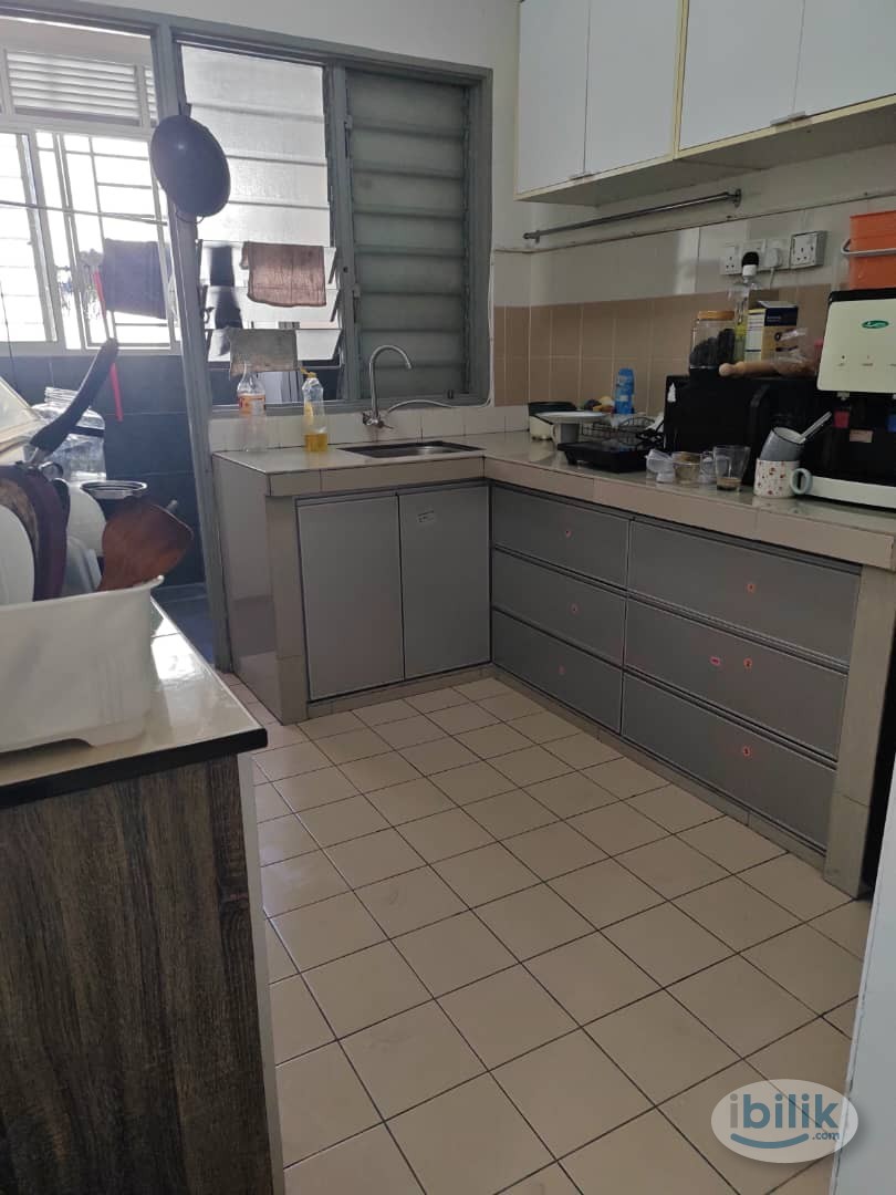 Single Room at Residensi Laguna, Bandar Sunway - Image 3