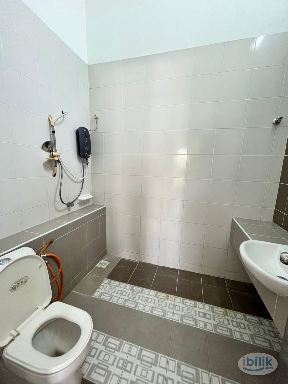 🙋‍♀️FEMALE UNIT🙋‍♀️SETIA ALAM MASTER ROOM FOR RENT🤩NEAR TO SETIA CITY MALL , TOP GLOVE , KOSSAN , NKVE🎏🎏 - Image 4