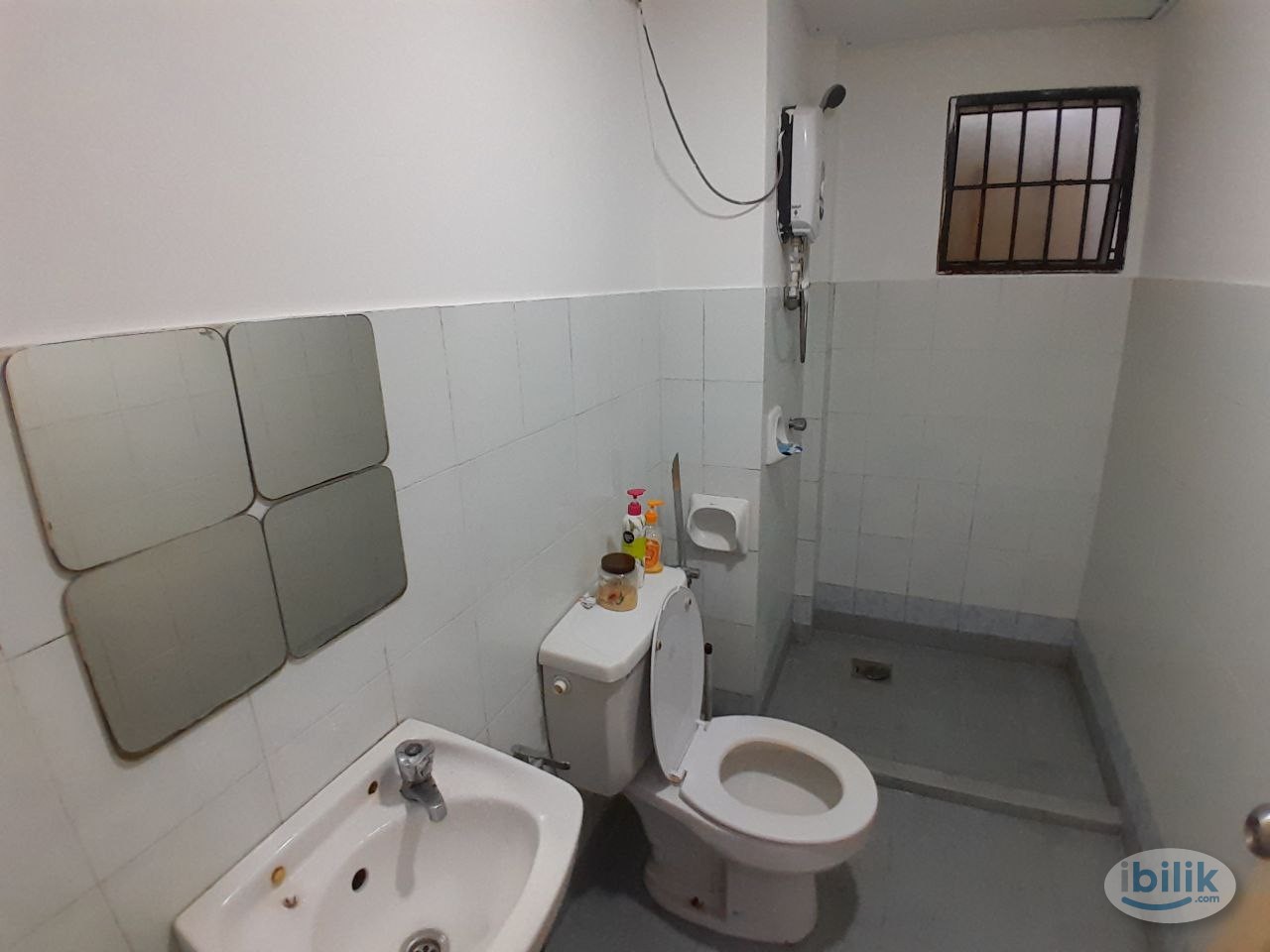 [Arena Green] Single Room with Balcony Opposite Stadium, Near IMU University - Image 3