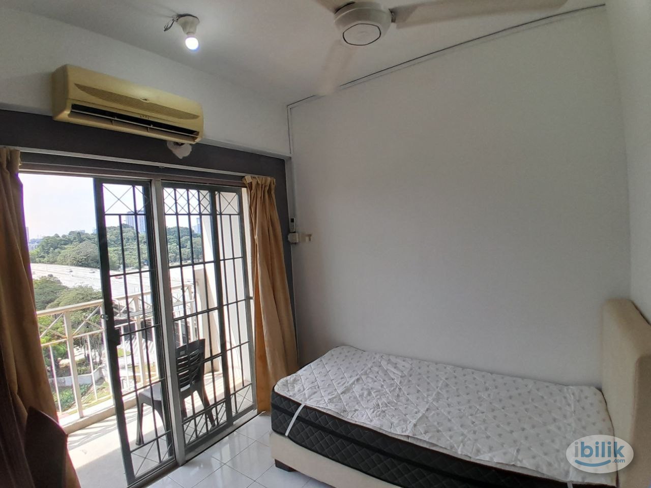 [Arena Green] Single Room with Balcony Opposite Stadium, Near IMU University - Image 1