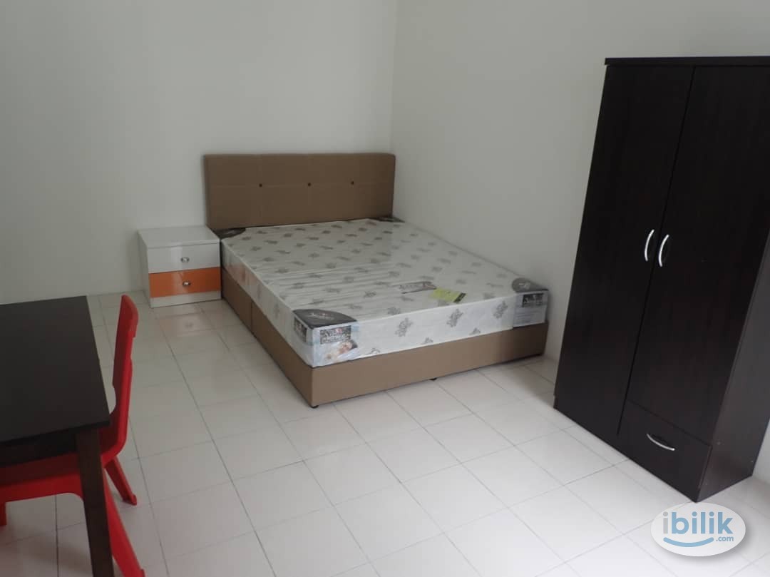 Master Room at Residensi Laguna, Bandar Sunway - Image 1