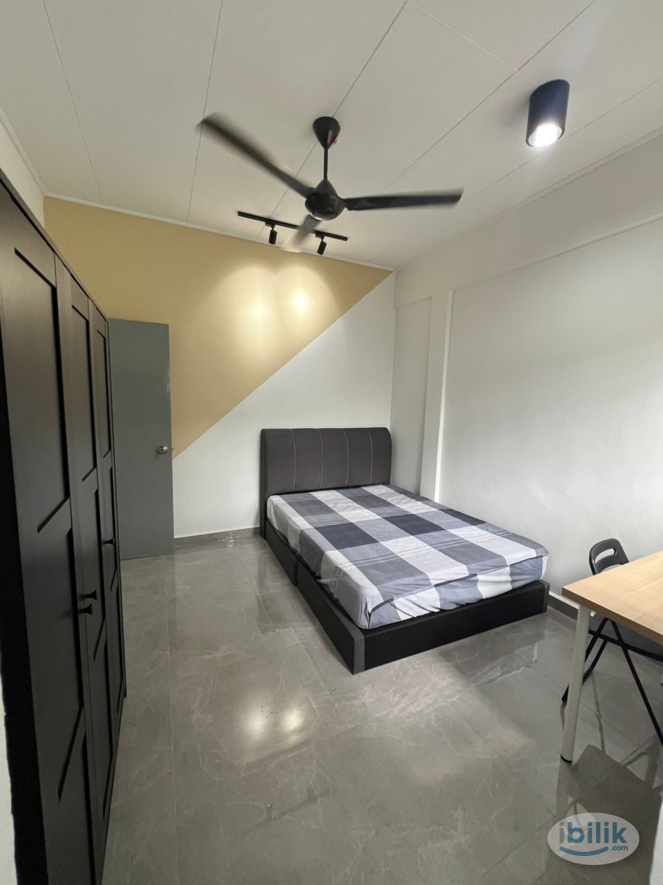 FREE WIFI+UTILITIES, Middle Room at Lakeside Residences, Puchong - Image 1