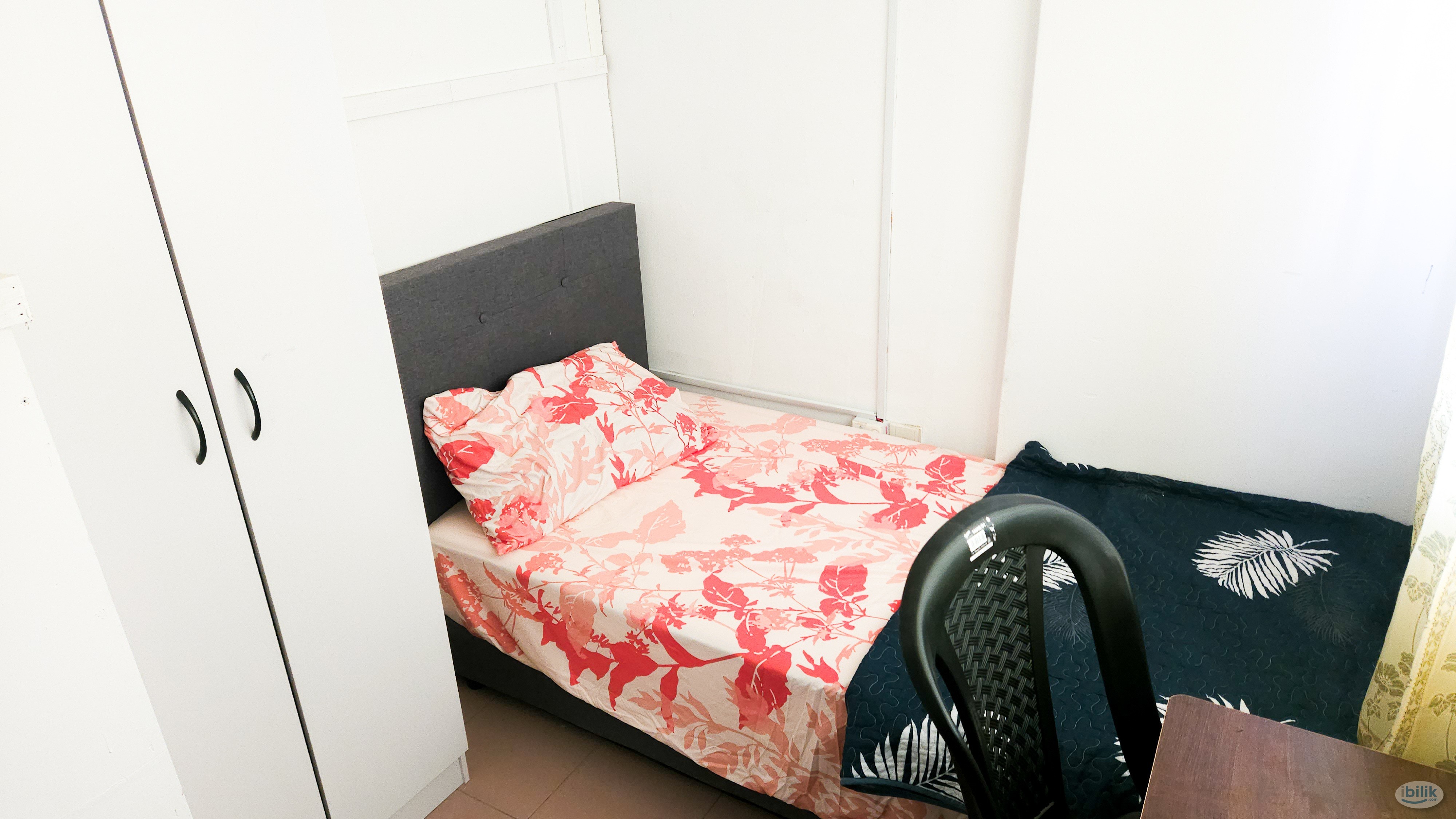 presint 11 single room free wifi & elektrik - Image 1