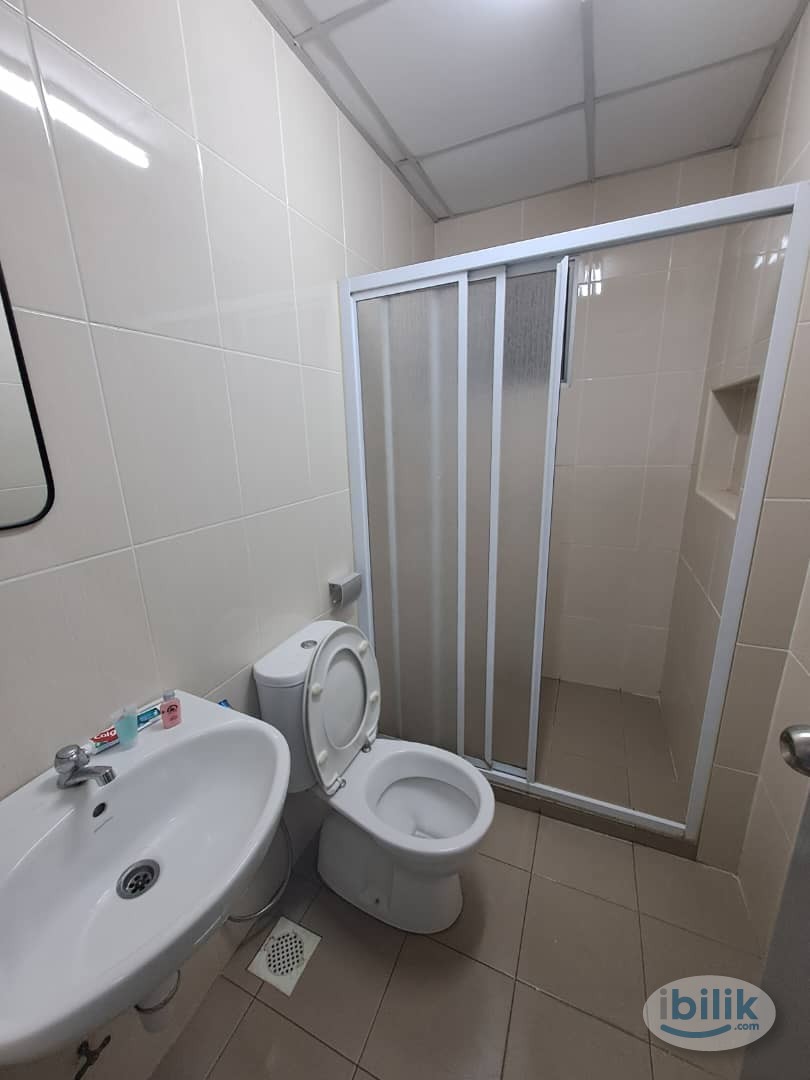 [Mix Unit] Big Master Room with Private Bathroom at OUG Parklane, Old Klang Road - Image 4