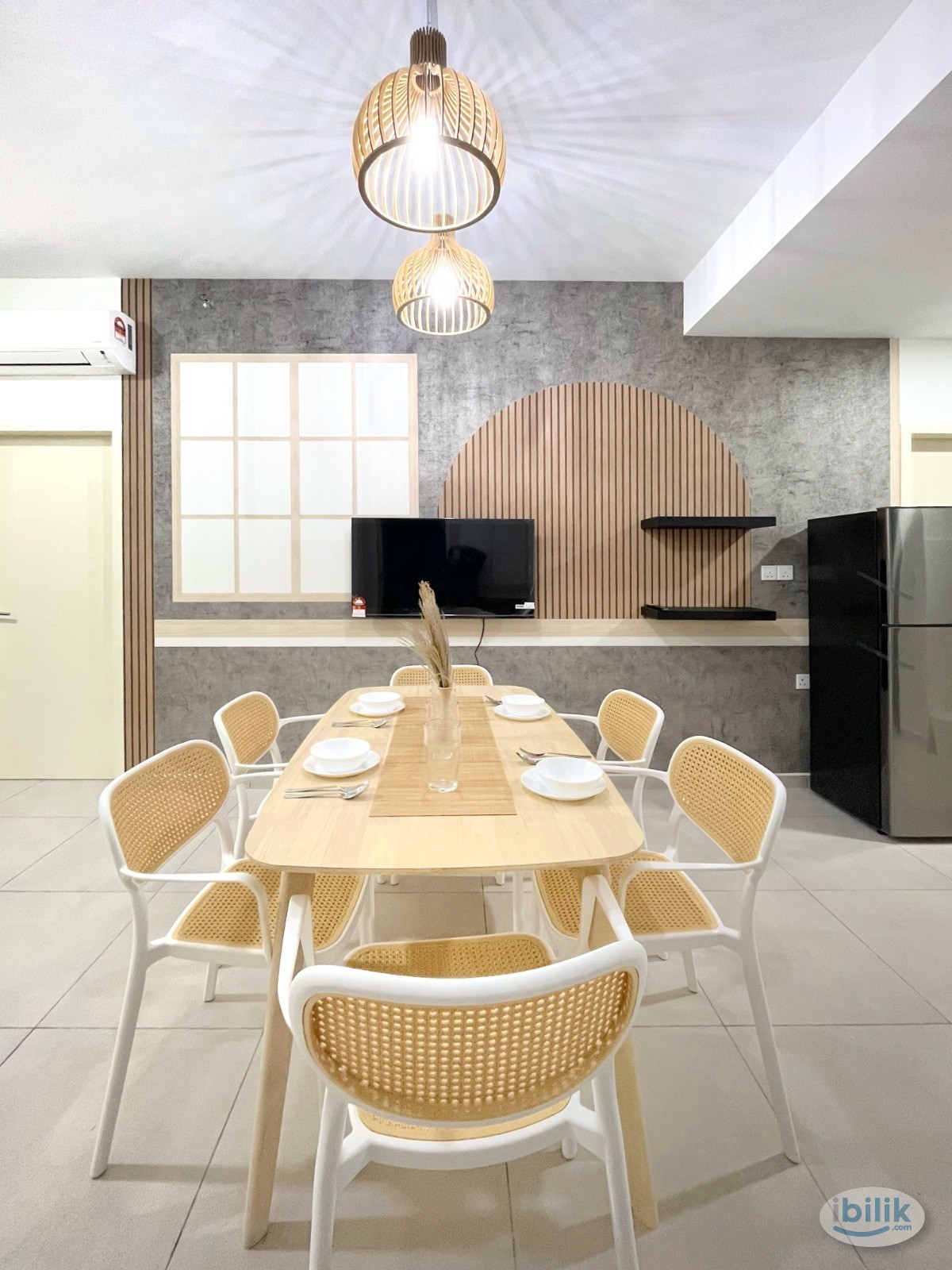 Middle Room at Meta Residences Putra Permai, Seri Kembangan - Image 4