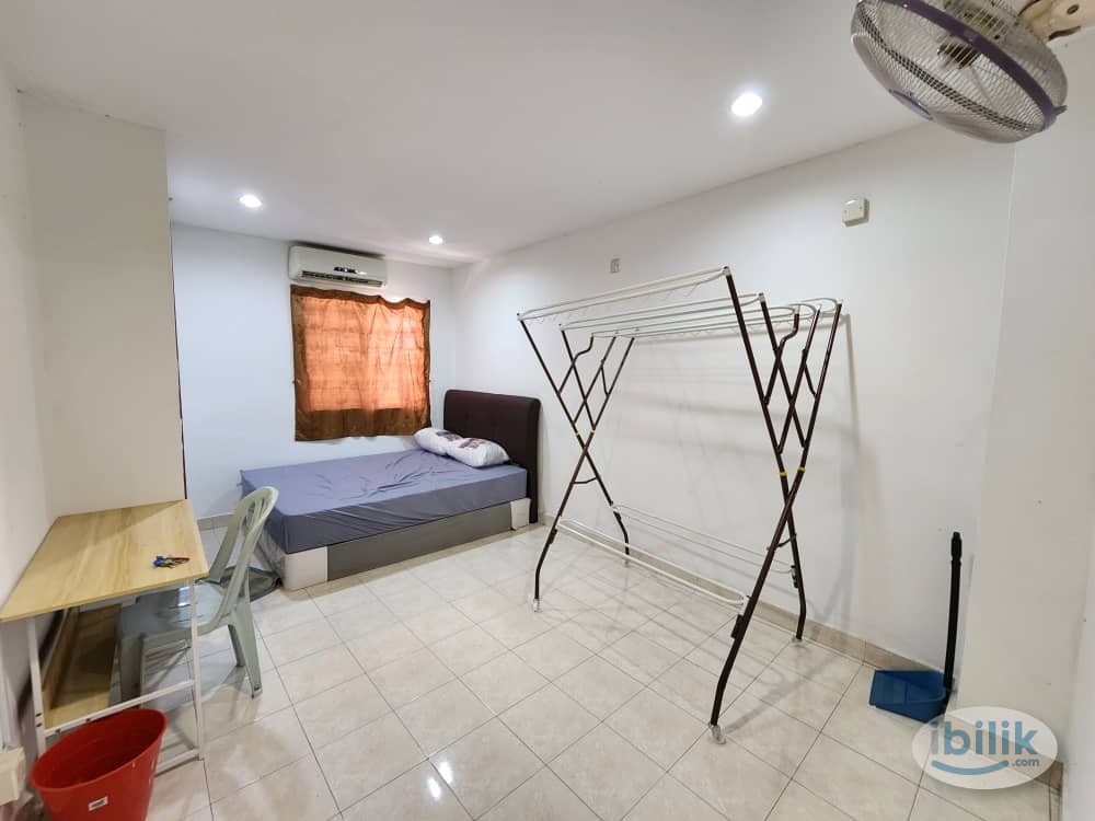 🤗MIDDLE ROOM FOR RENT AT TAMAN WAWASA , PUCHONG🤗 - Image 1