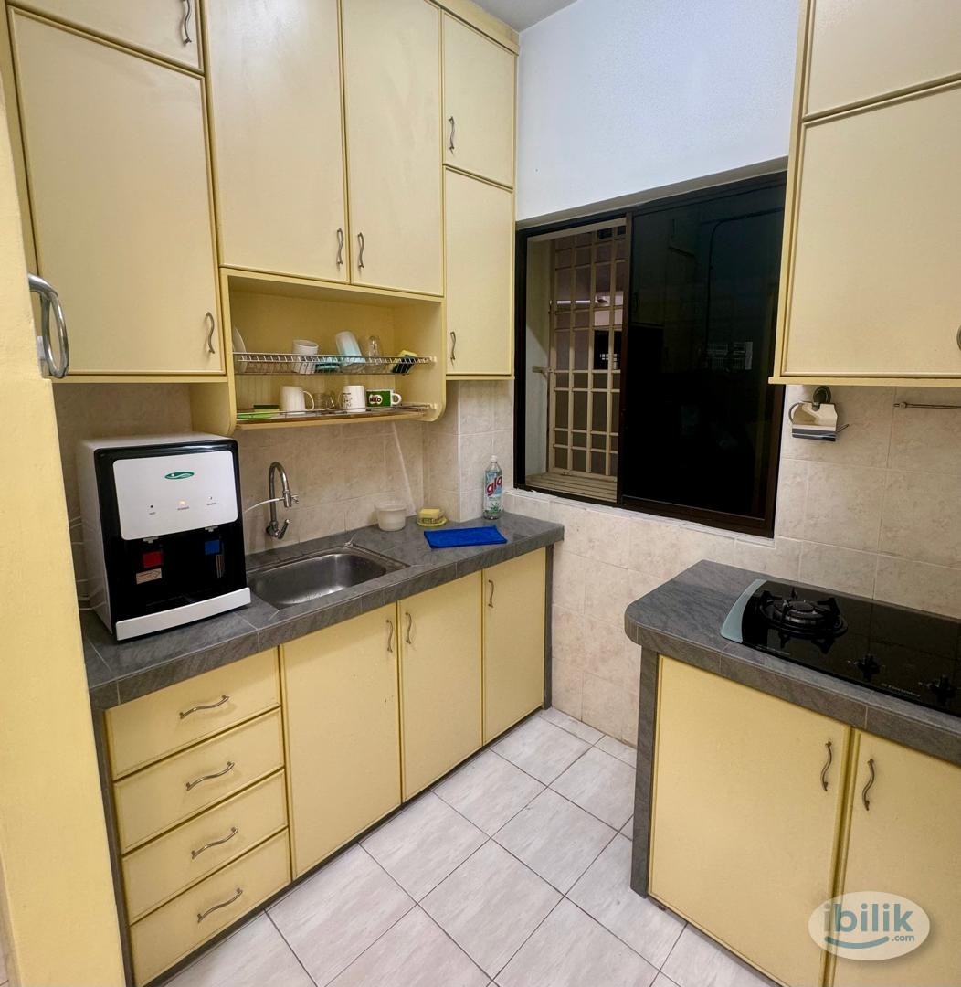 Middle Room at Bukit Jambul, Penang @ Victoria Heights - Image 4