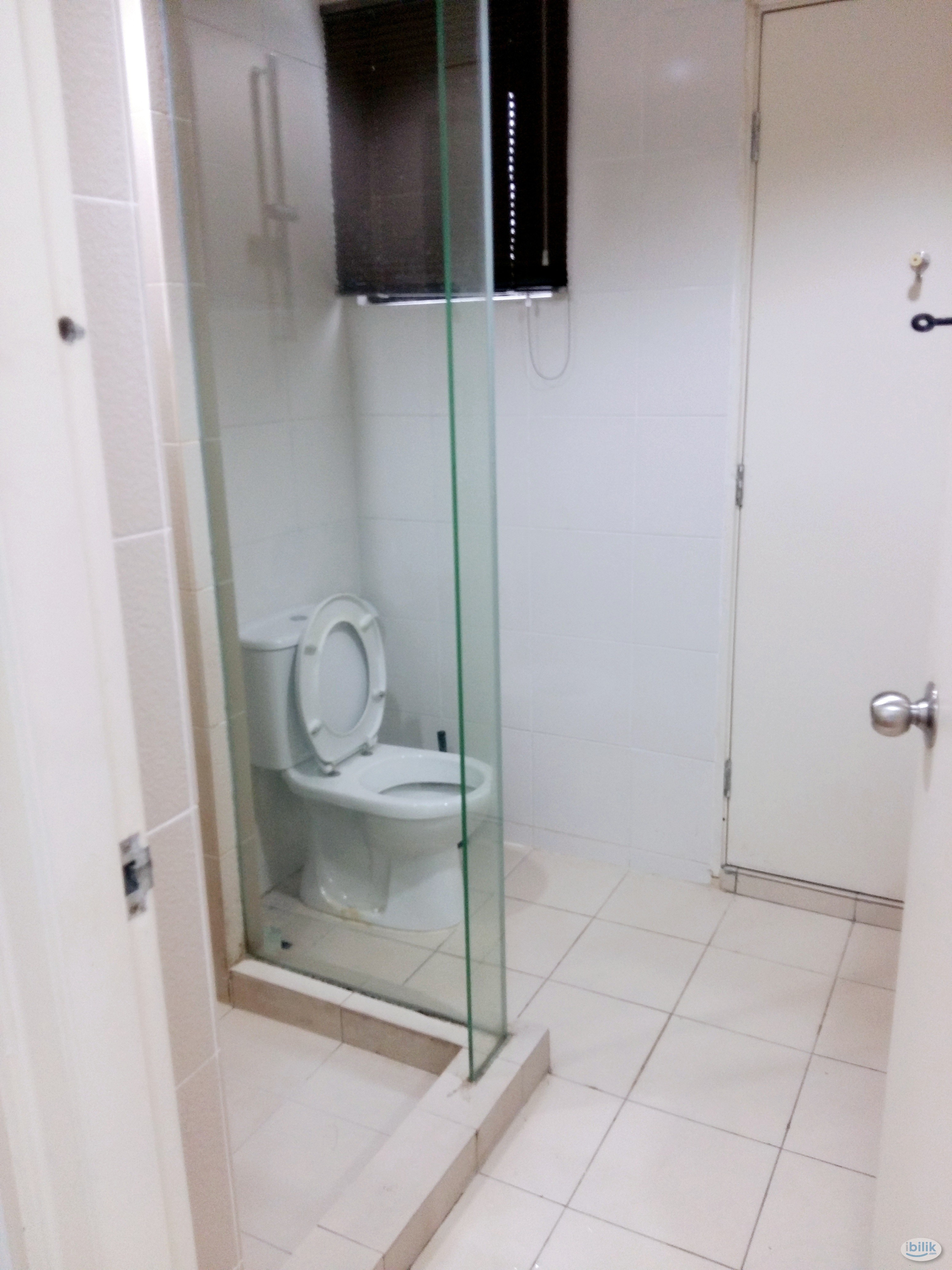 All Female House Middle Room(With 24 Hrs Security+Utility) 15 Mins To KLCC/Mid Valley/PJ at Lakefields Sungei Besi KL - Image 3