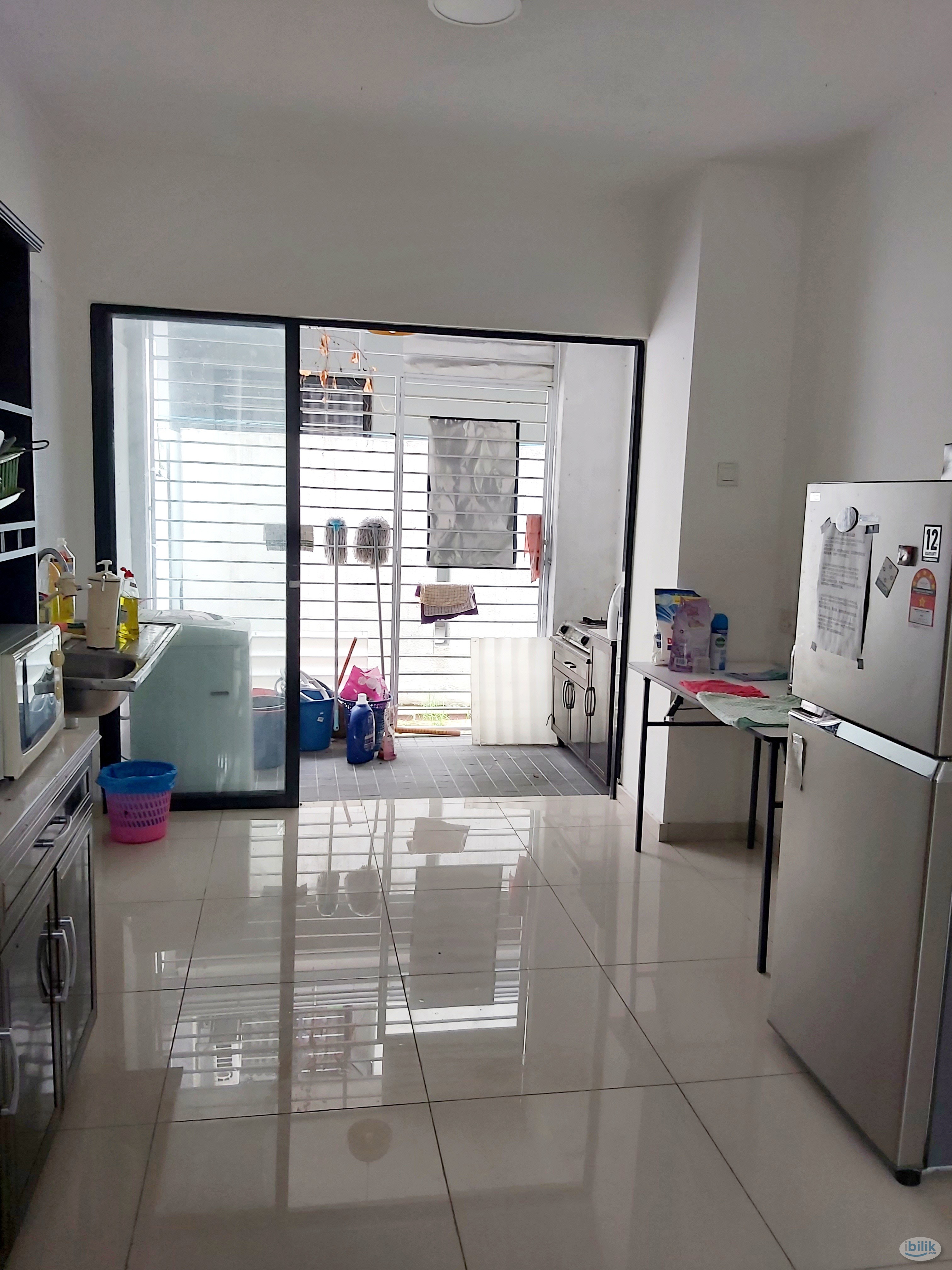 All Female House Middle Room(With 24 Hrs Security+Utility) 15 Mins To KLCC/Mid Valley/PJ at Lakefields Sungei Besi KL - Image 4