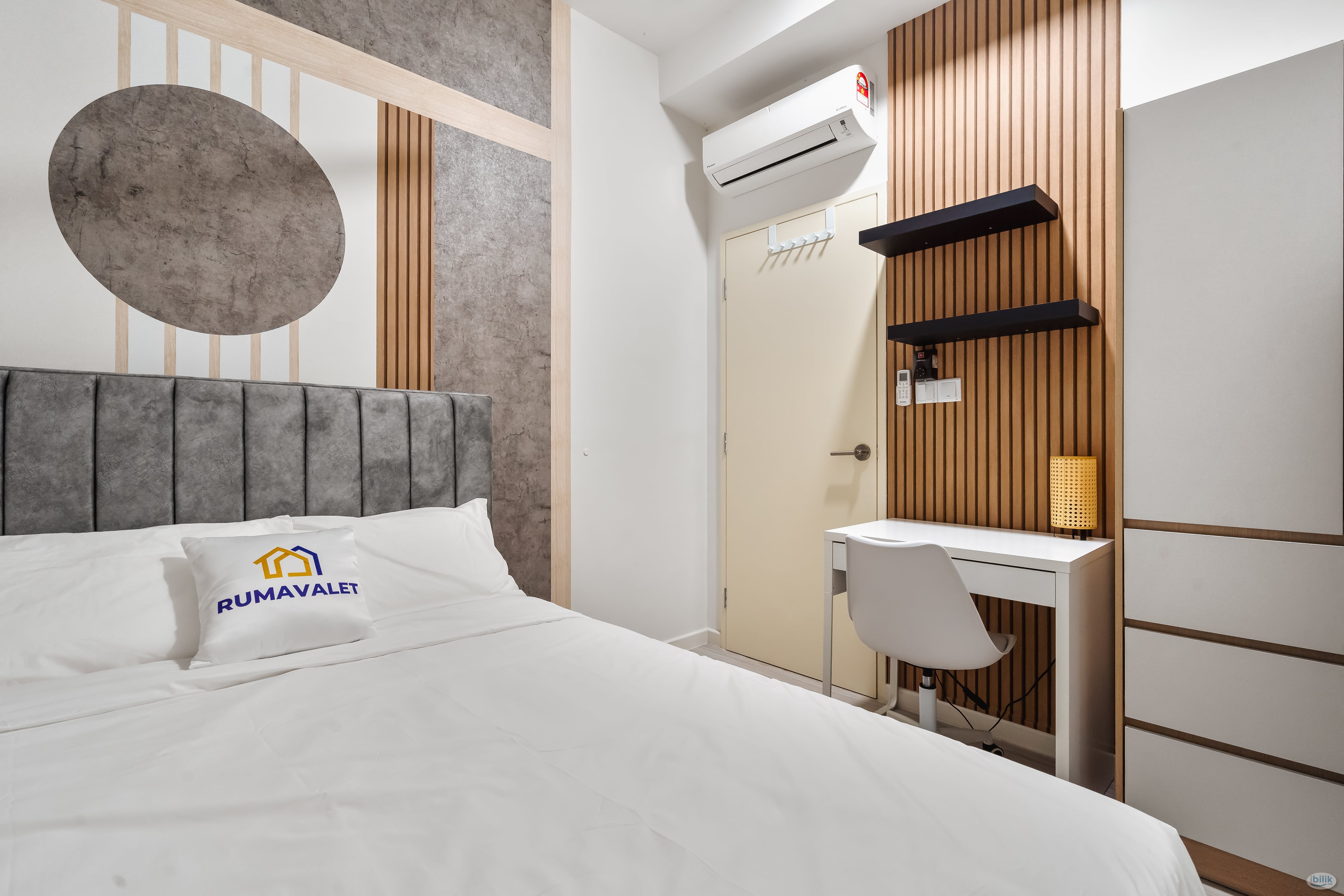 Middle Room at Meta Residences Putra Permai, Seri Kembangan - Image 1