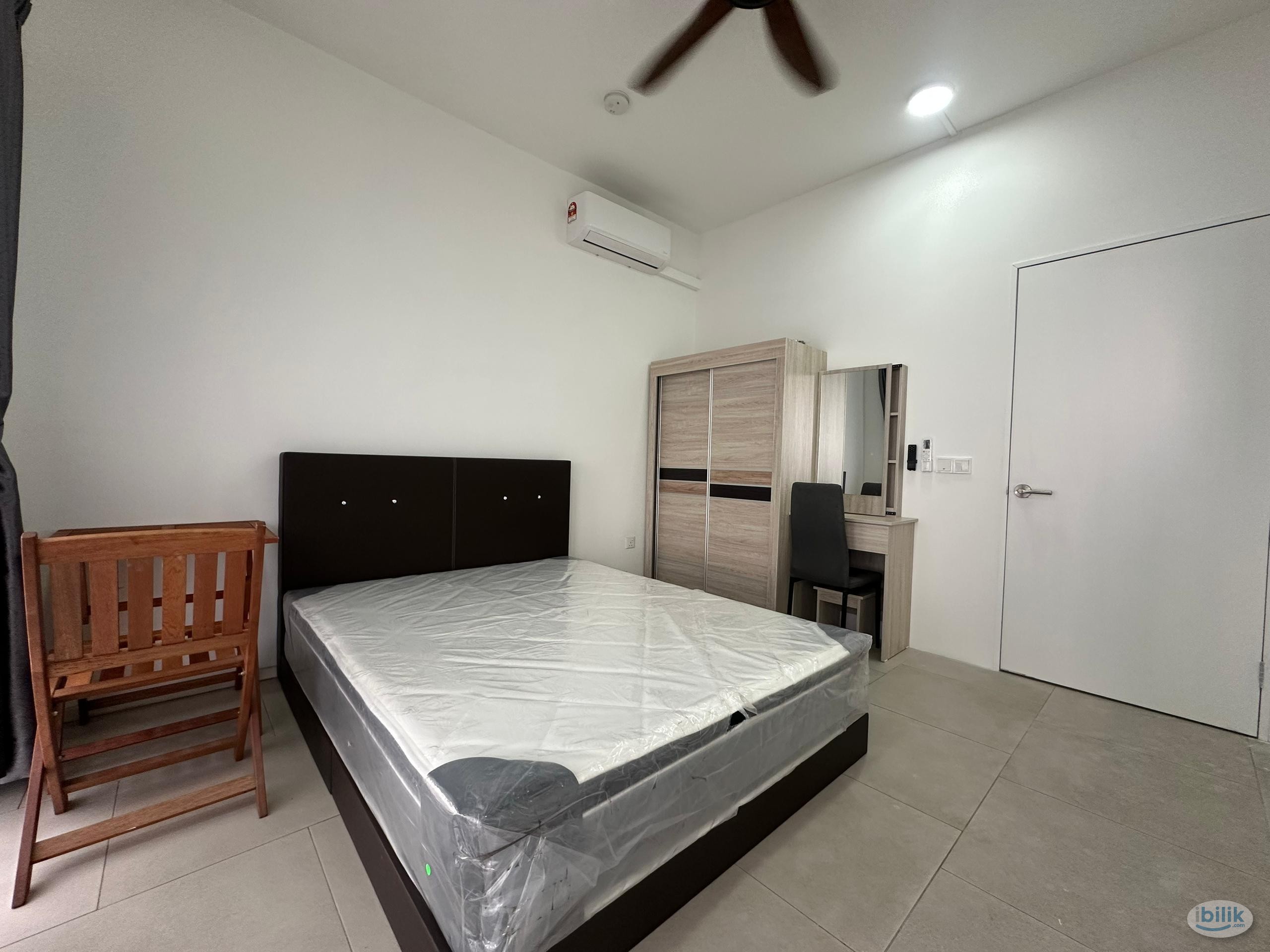 Middle Room at SQWhere, Sungai Buloh - Image 2