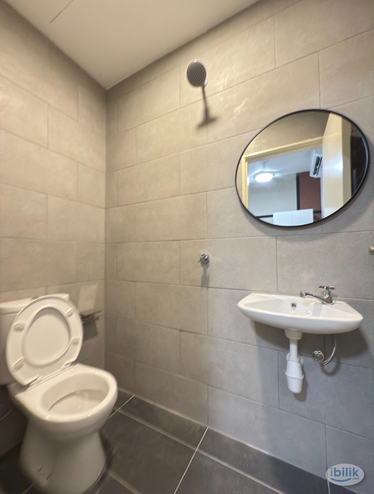 Premium Master Room Walking distance MRT Taman Suntex - Image 5