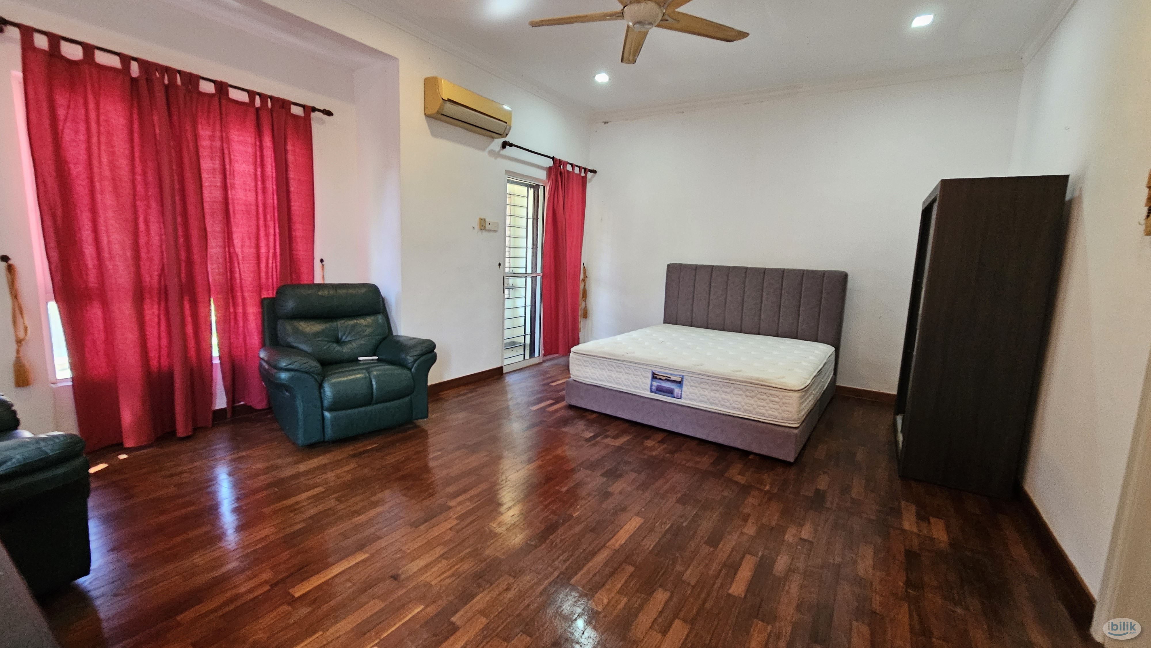Master Room at Chee Seng Garden, Tanjung Bungah - Image 1