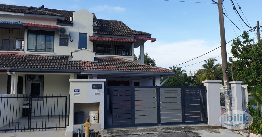 Middle Room at Pandan Indah, Pandan - Image 1