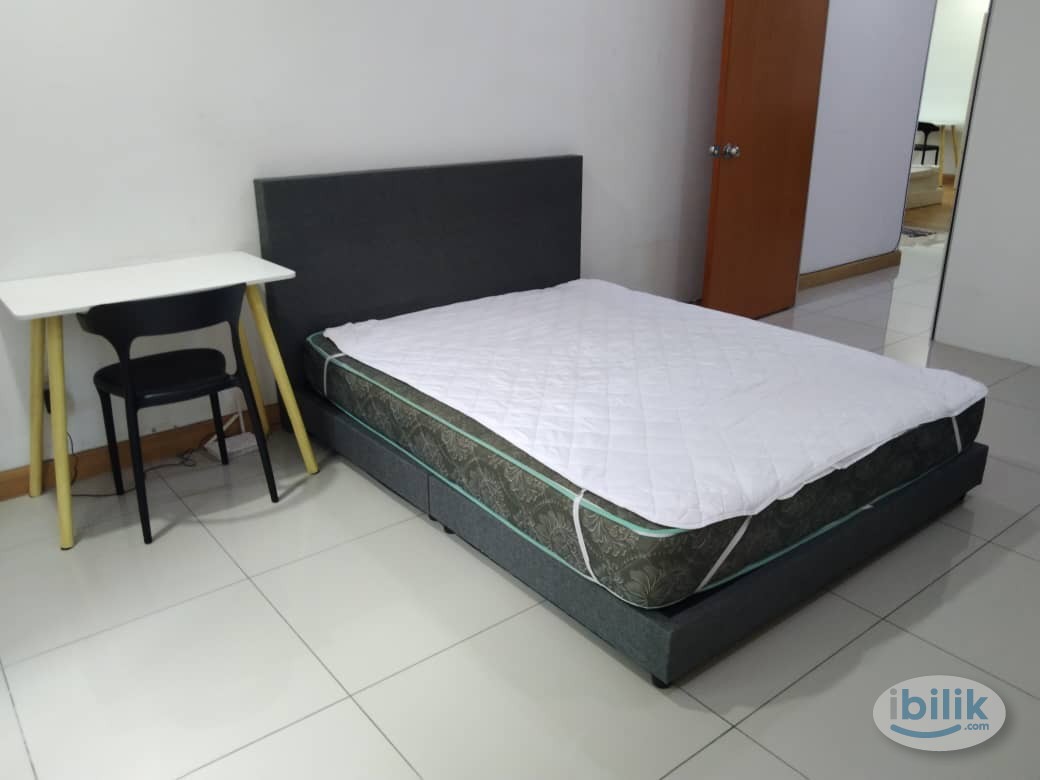Middle Deluxe Room at KL Gateway, Bangsar South - Image 2