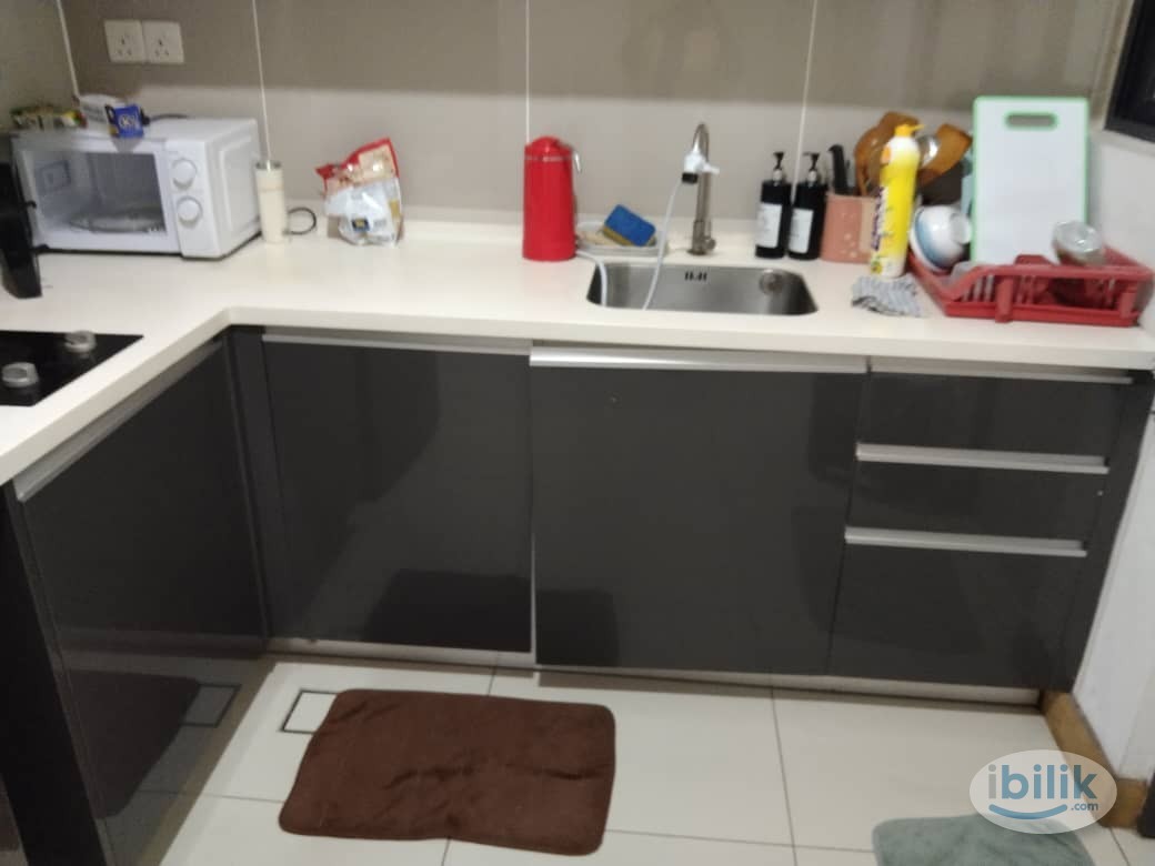 Middle Deluxe Room at KL Gateway, Bangsar South - Image 4