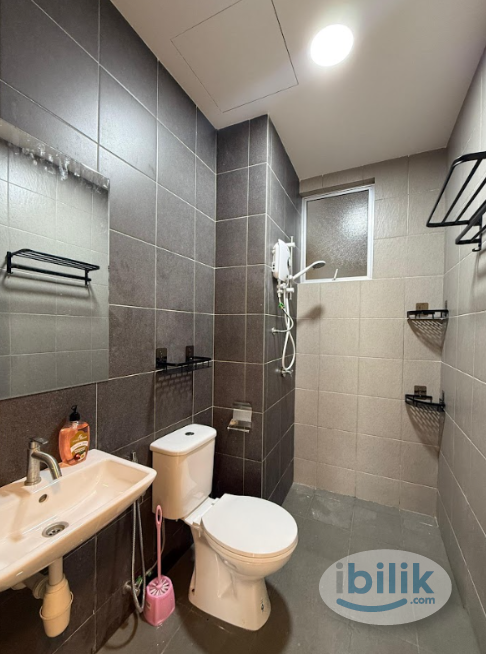Residensi M Vertica_Super Medium Room With Queen Bed_Female - Image 4