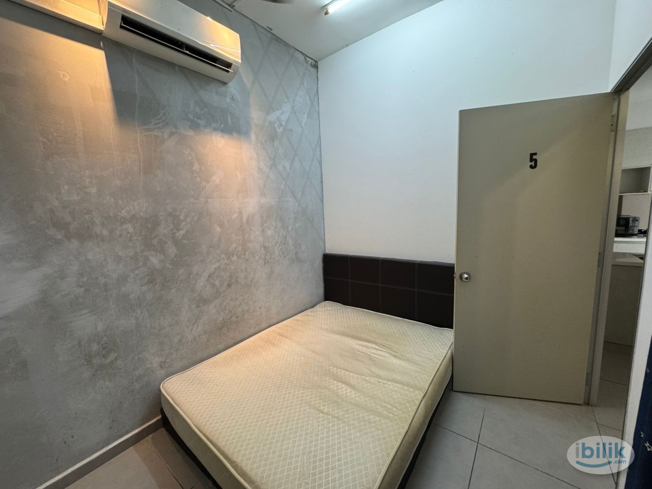 Middle Room at D'Sands Residence, Old Klang Road - Image 4