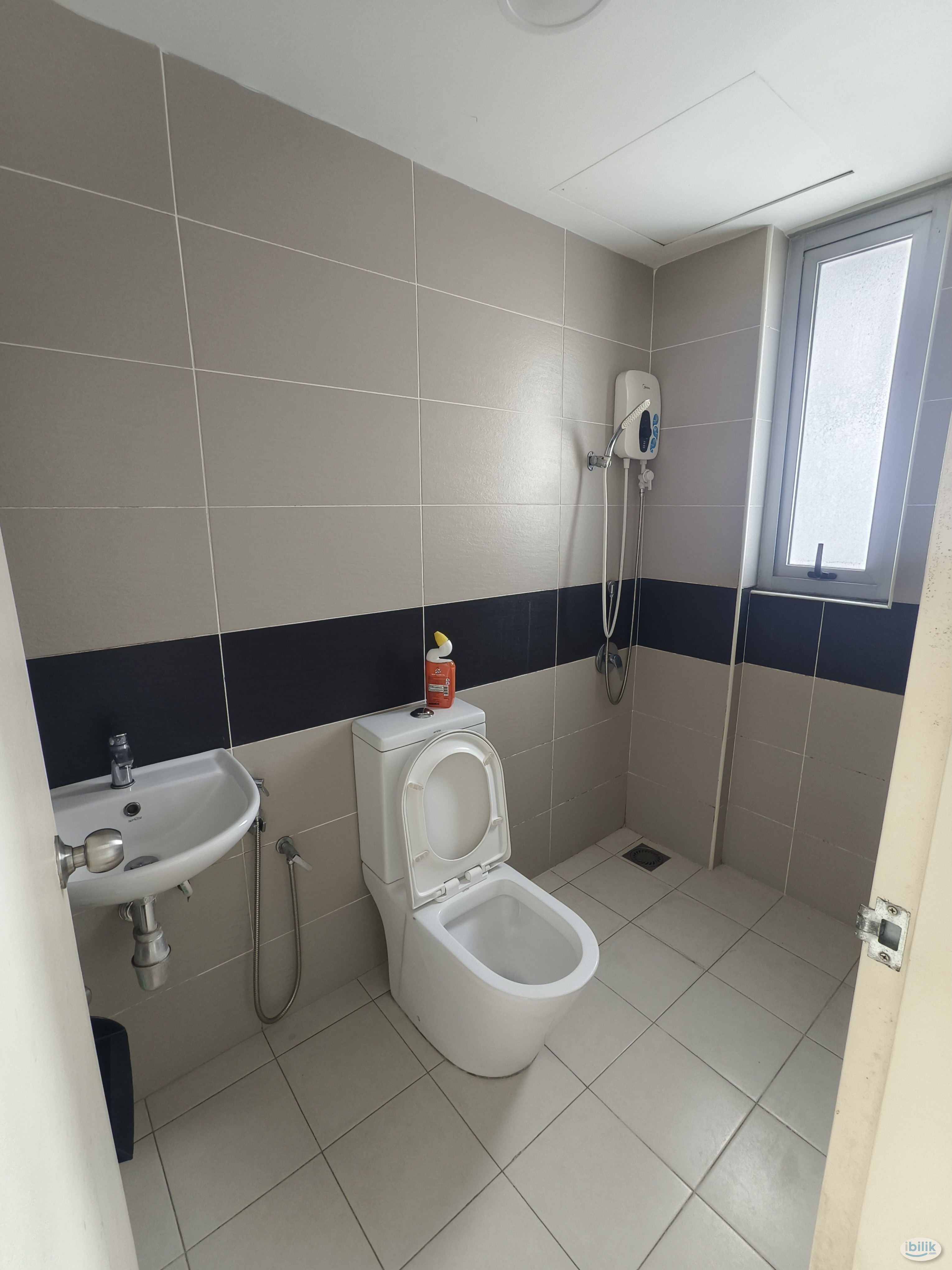 Middle Room at Saville @ Cheras, Cheras - Image 1