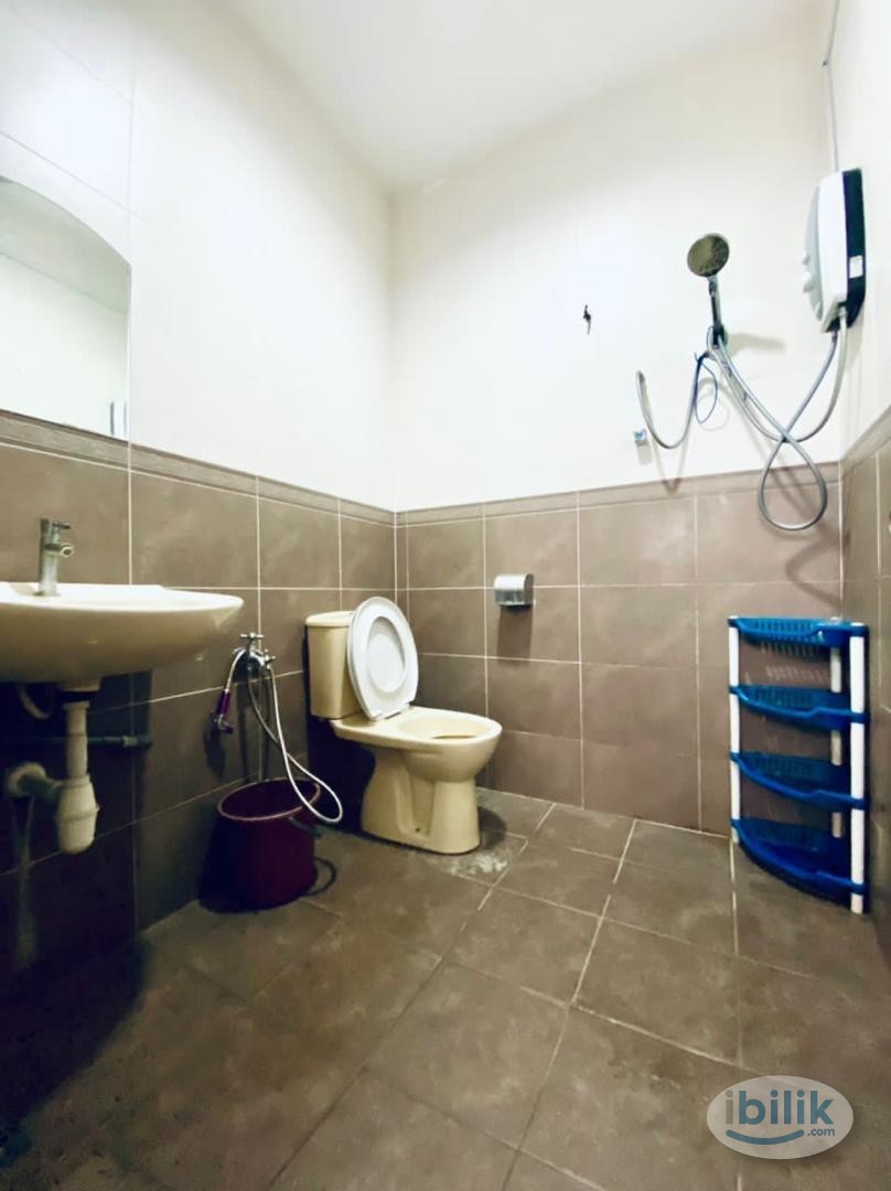 🤩Middle Room at Damansara Jaya, Petaling Jaya🤩Nearby👉Ikea Damansara,Damansara Uptown,Damansara Jaya,Atria Mall,Starling  - Image 4