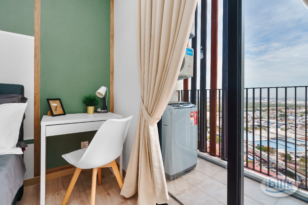All Female ‼️Balcony Medium Room C at Emporis Kota Damansara - Image 1