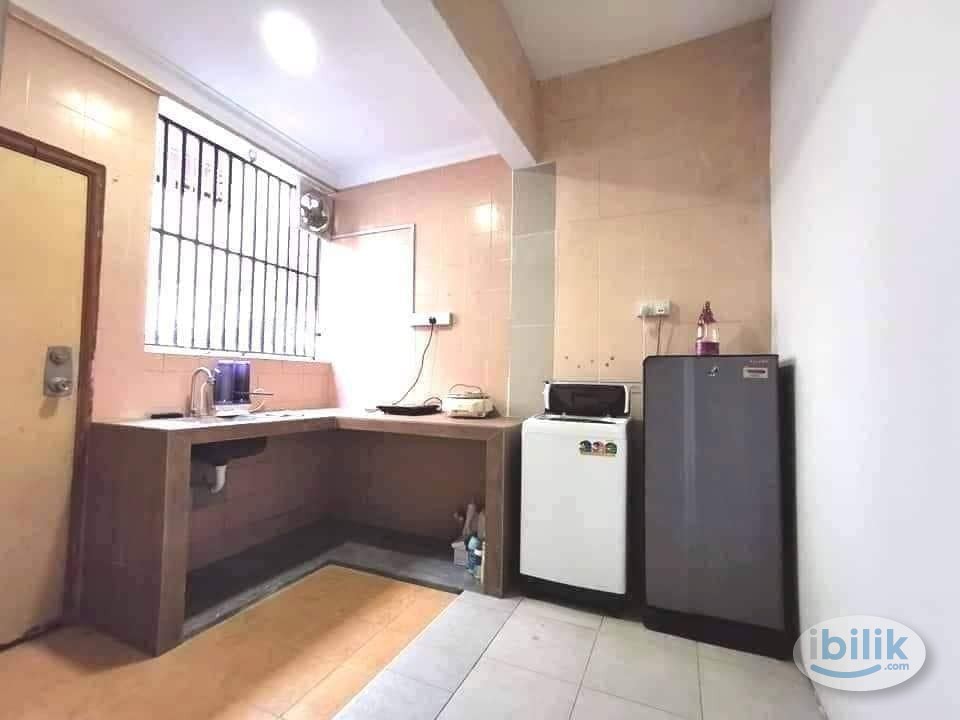 Bandar Utama Fully Furnished Middle Room at Bandar Utama, Petaling Jaya - Image 3