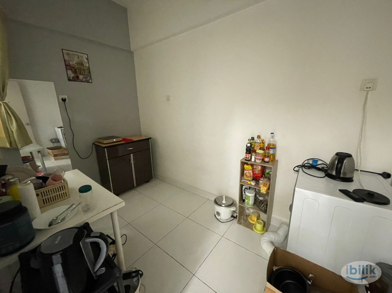 Middle Room at Elit Heights, Bayan Baru - Image 2