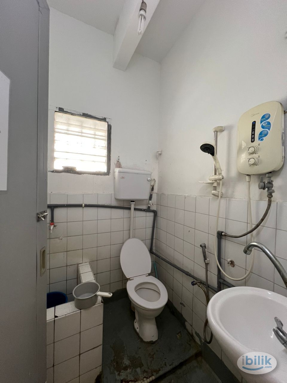 Middle Room at SS2, Petaling Jaya - Image 3