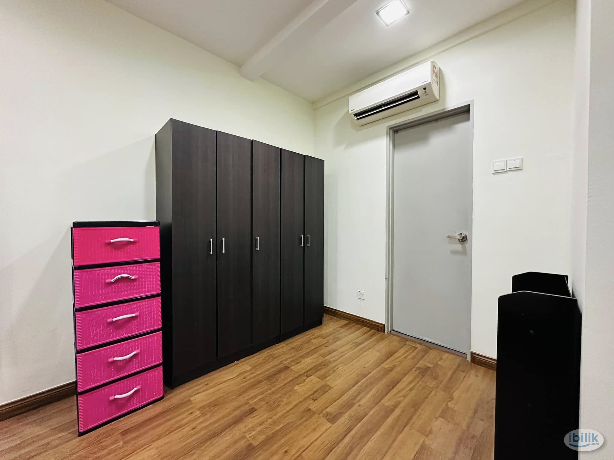 [1min Walk To LRT Cheras] Cheras Master Room at Seri Puteri, Bandar Sri Permaisuri - Image 2