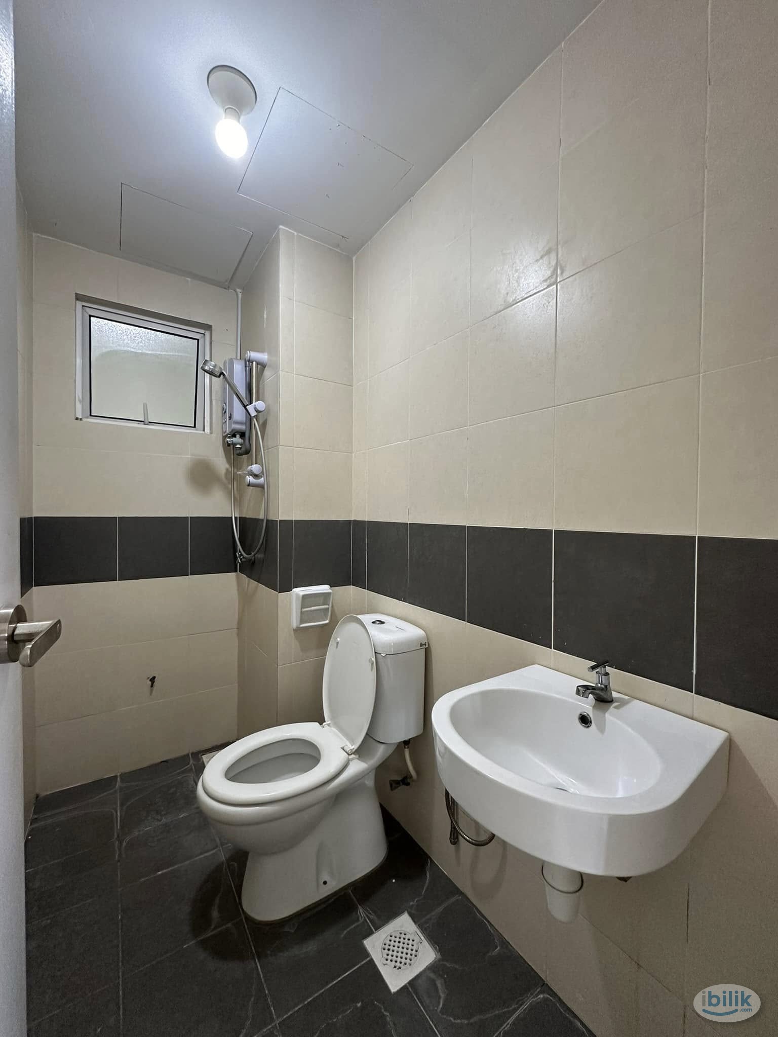 Cheras LRT Station Middle Room at Seri Puteri, Bandar Sri Permaisuri - Image 4