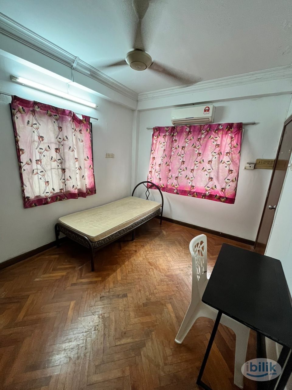 ‼️First Month Rental RM1️⃣ONLY‼️SS17 PETALING JAYA MIDDLE ROOM WITH BALCONY ROOM FOR RENT🏠10 Min Walking To SEVENTEEN MA - Image 2